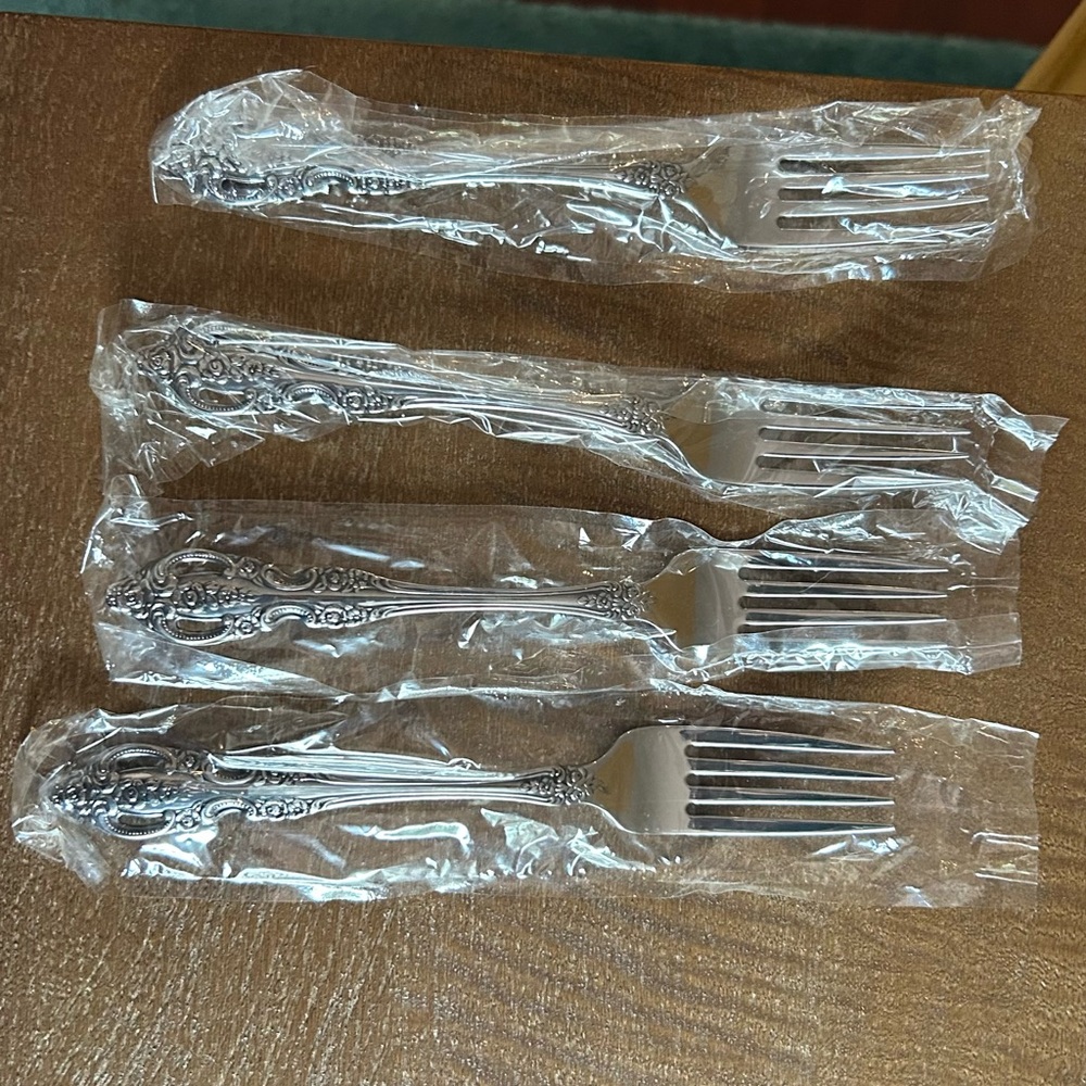 Oneida Pembrooke Renoir fork